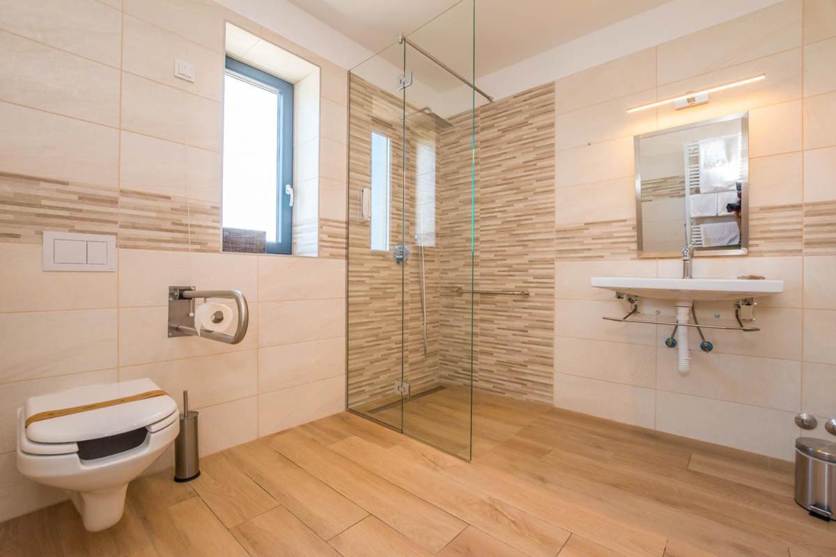 Tar-Vabriga Hotel Delfin Lanterna מראה חיצוני תמונה