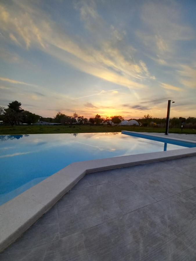 Tar-Vabriga Hotel Delfin Lanterna מראה חיצוני תמונה