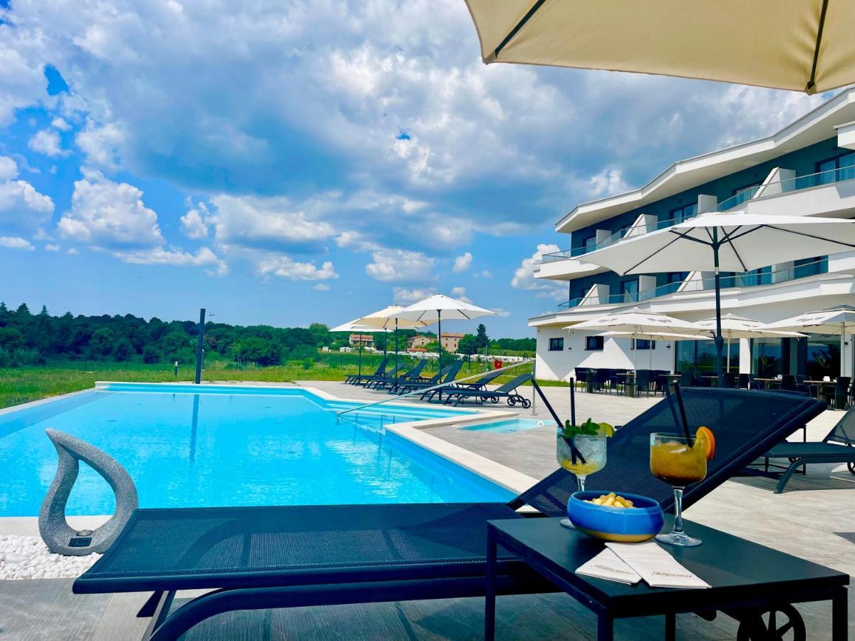 Tar-Vabriga Hotel Delfin Lanterna מראה חיצוני תמונה